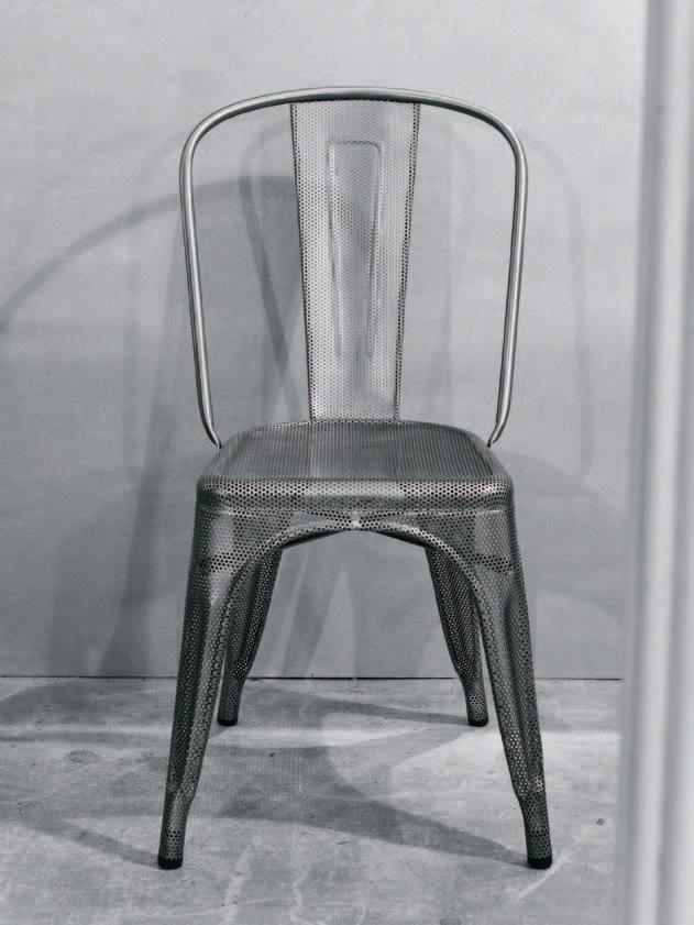 自 1934 年推出後，美麗造型、耐損好清理的特性，早已