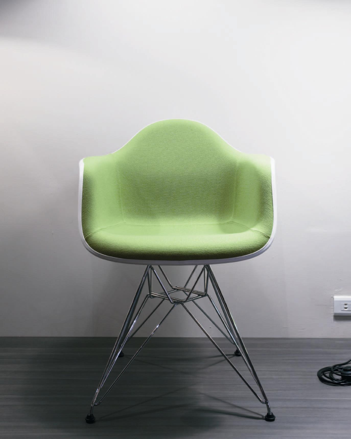 自 1934 年推出後,美麗造型、耐損好清理的特性,早已