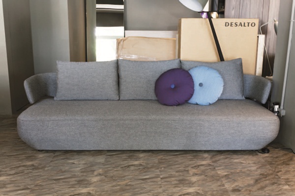 在挑高、寬敞的Loft空間裡要深具個性化,家具傢飾的搭