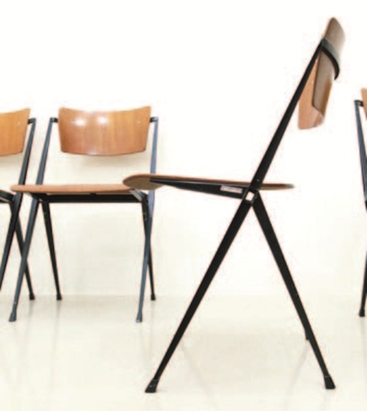 在挑高、寬敞的Loft空間裡要深具個性化,家具傢飾的搭