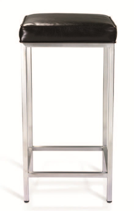 椅身以壓克力塑造成型，質輕好清理，一體成型椅背和椅