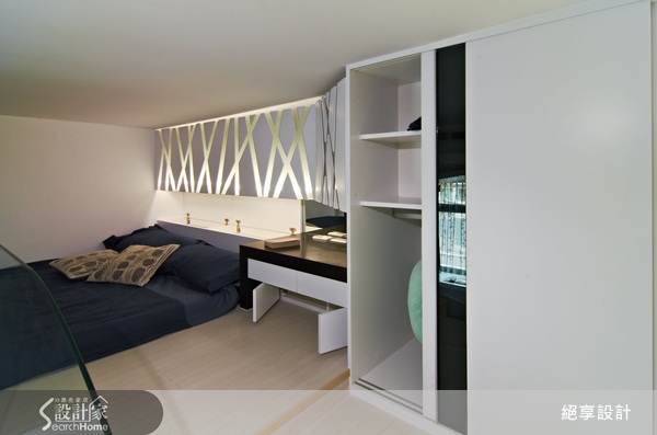 在心理學,白色給人一種純潔、純粹及潔淨的感覺,而在