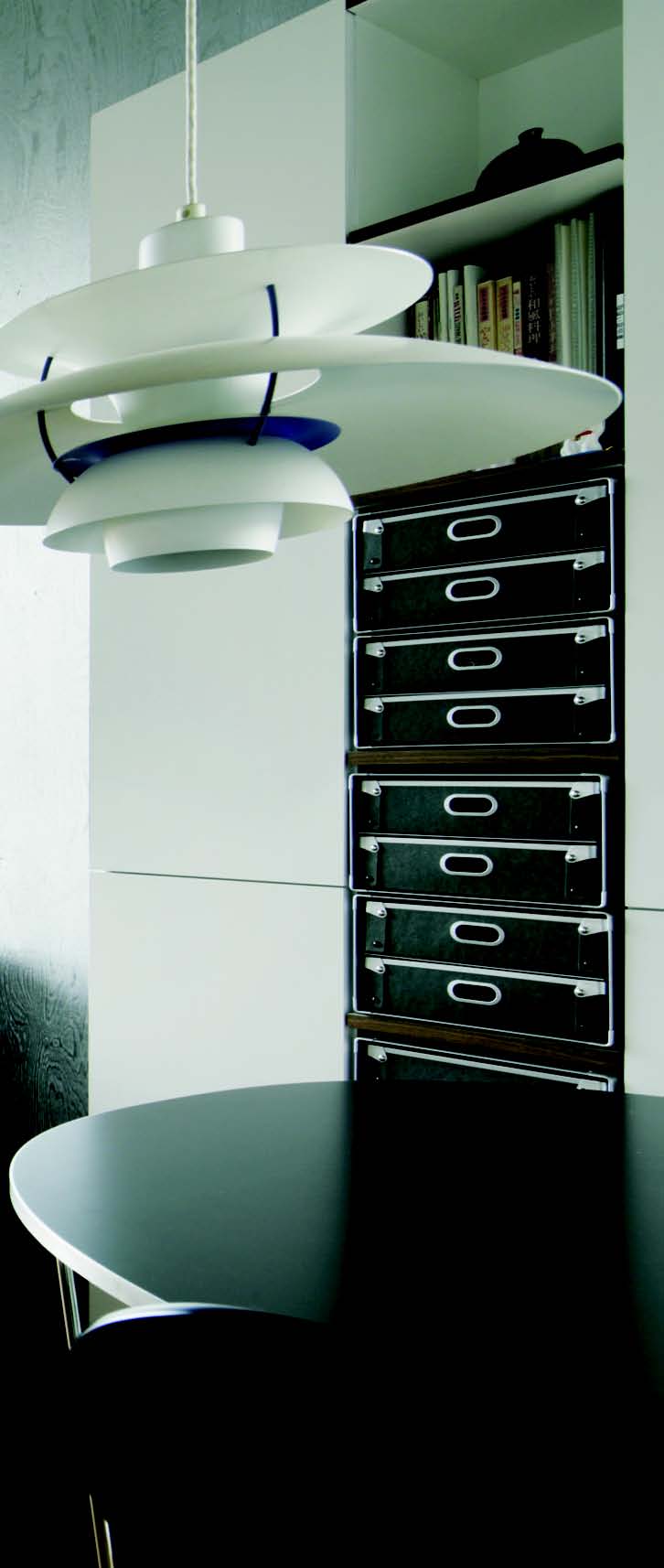 這是建築師三瓶滿真與室內設計師いまむらあんな的家，也是兩