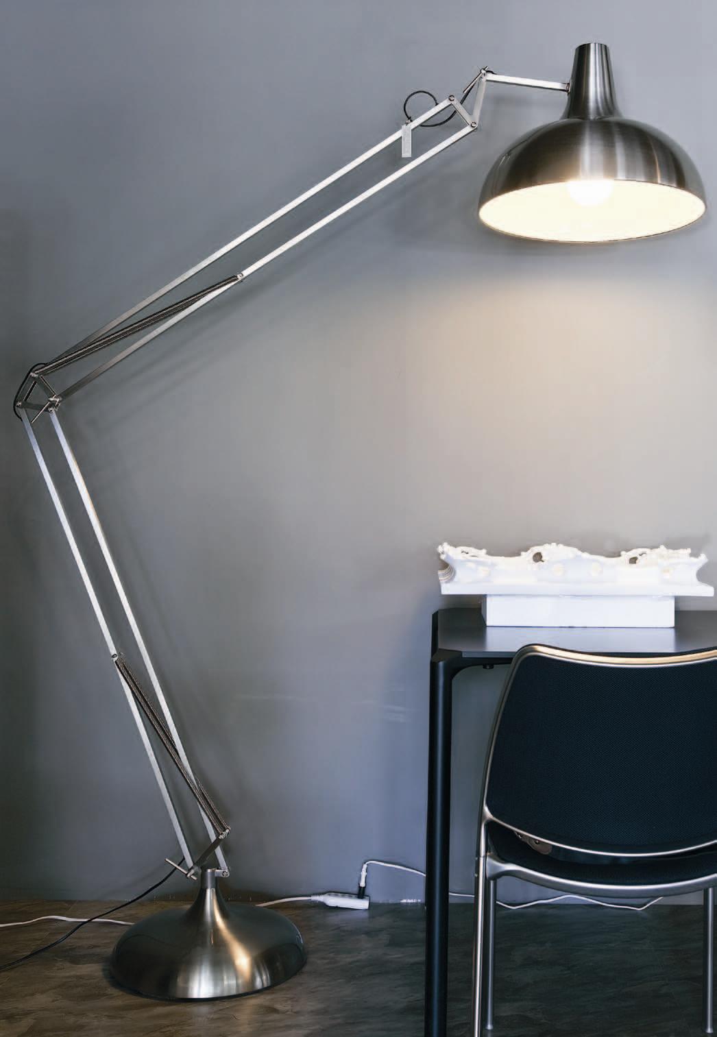 在挑高、寬敞的Loft空間裡要深具個性化，家具傢飾的搭