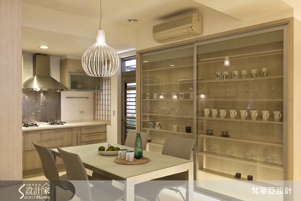 屋主買下了這間位於淡水的二手房子,雖然本案原為商辦