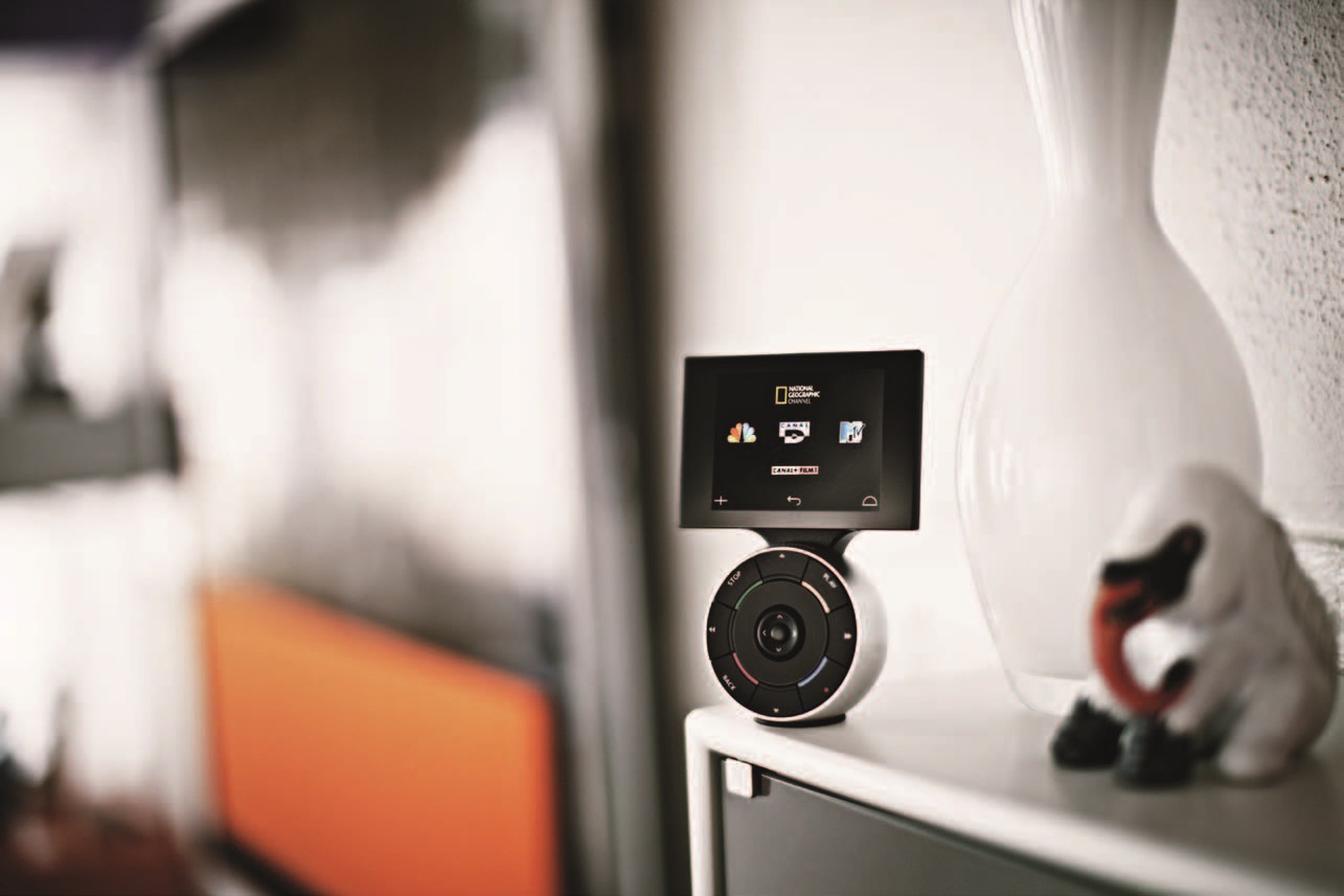 現今世代，電視代表的已不僅是資訊的吸收，娛樂功能也