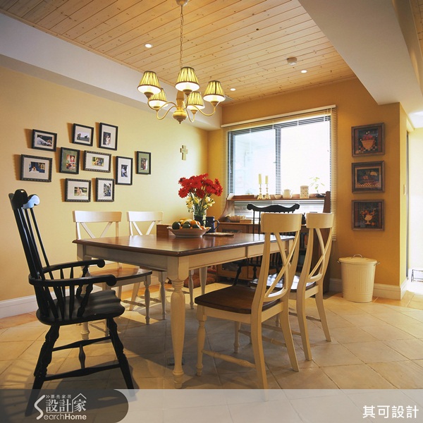 把書房和客廳結合起來是什麼樣子？在本案裡，由於考量