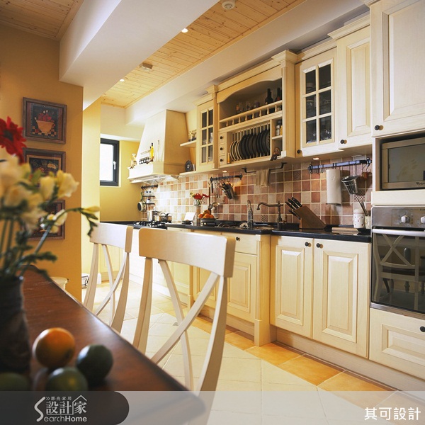 把書房和客廳結合起來是什麼樣子？在本案裡，由於考量