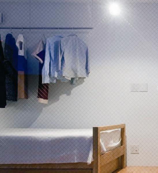 本案是位於東京都心的狹小建地，地處難以施工的坡道高