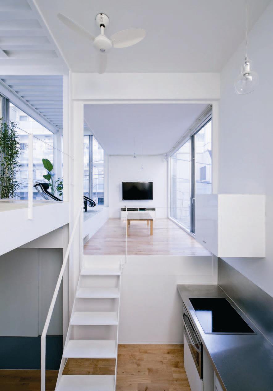 本案是位於東京都心的狹小建地，地處難以施工的坡道高