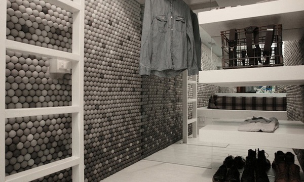 來自布魯克林的設計師Daniel Arsham,花了約兩個月的