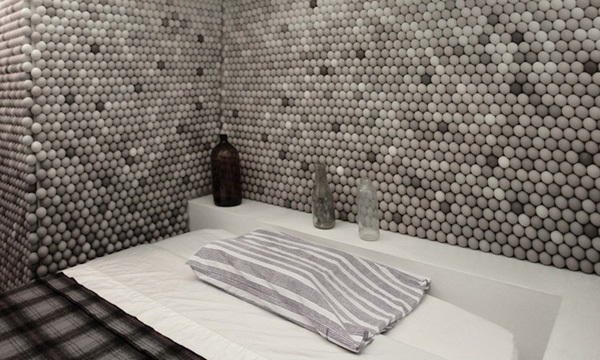 來自布魯克林的設計師Daniel Arsham,花了約兩個月的