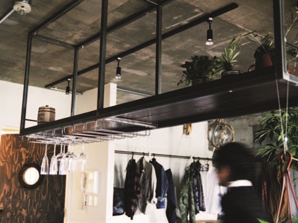 原本毫無特色的30 年中古屋，在熱愛海底攝影的新屋主