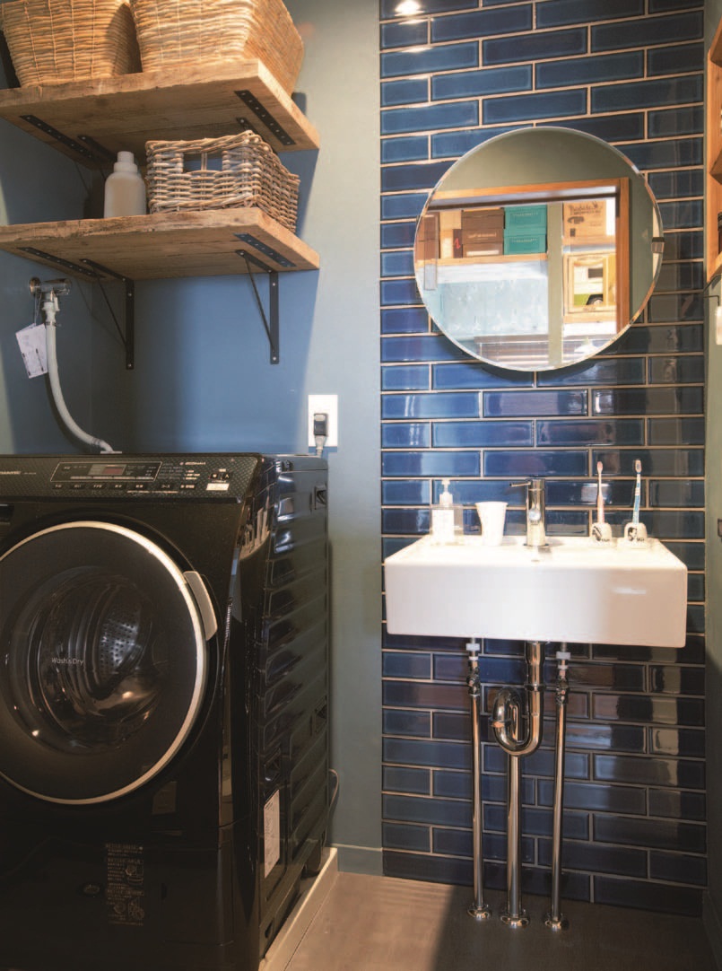 位於東京都內，大大的圓窗令人一見鍾情，帶有Loft 個