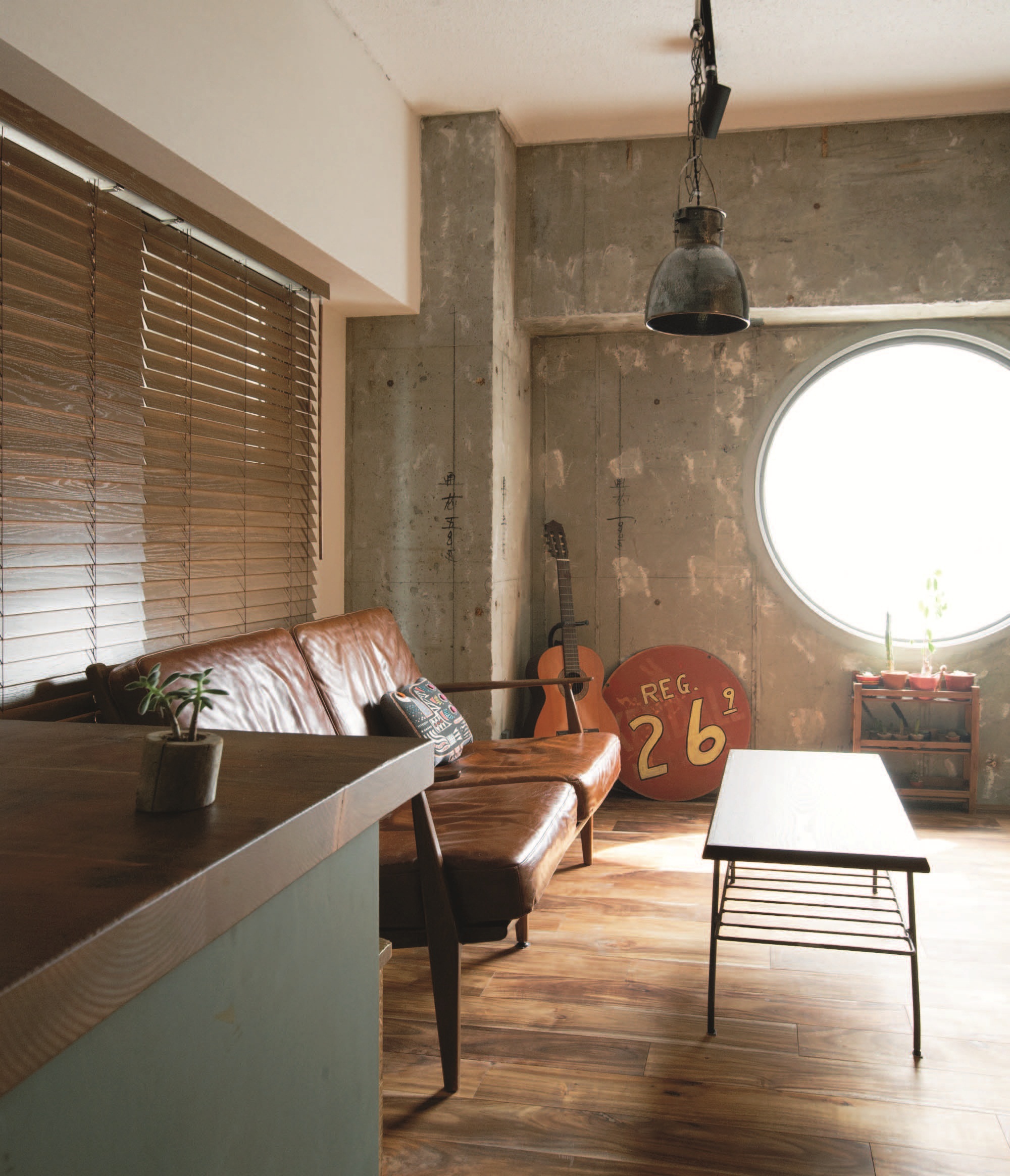 位於東京都內，大大的圓窗令人一見鍾情，帶有Loft 個