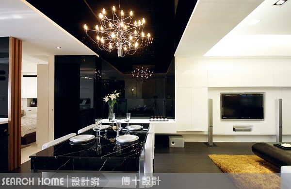 燈光安排可以說是家居設計當中必備的實用機能，不過燈