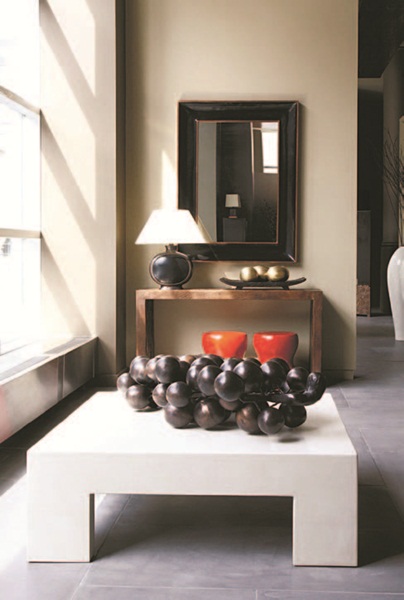 餐廳的氛圍，是屬於較溫暖的、繽紛的、美味的，故在藝