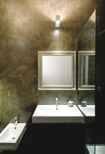 作品融合傳統古典與摩登現代的精髓,義大利知名美女設