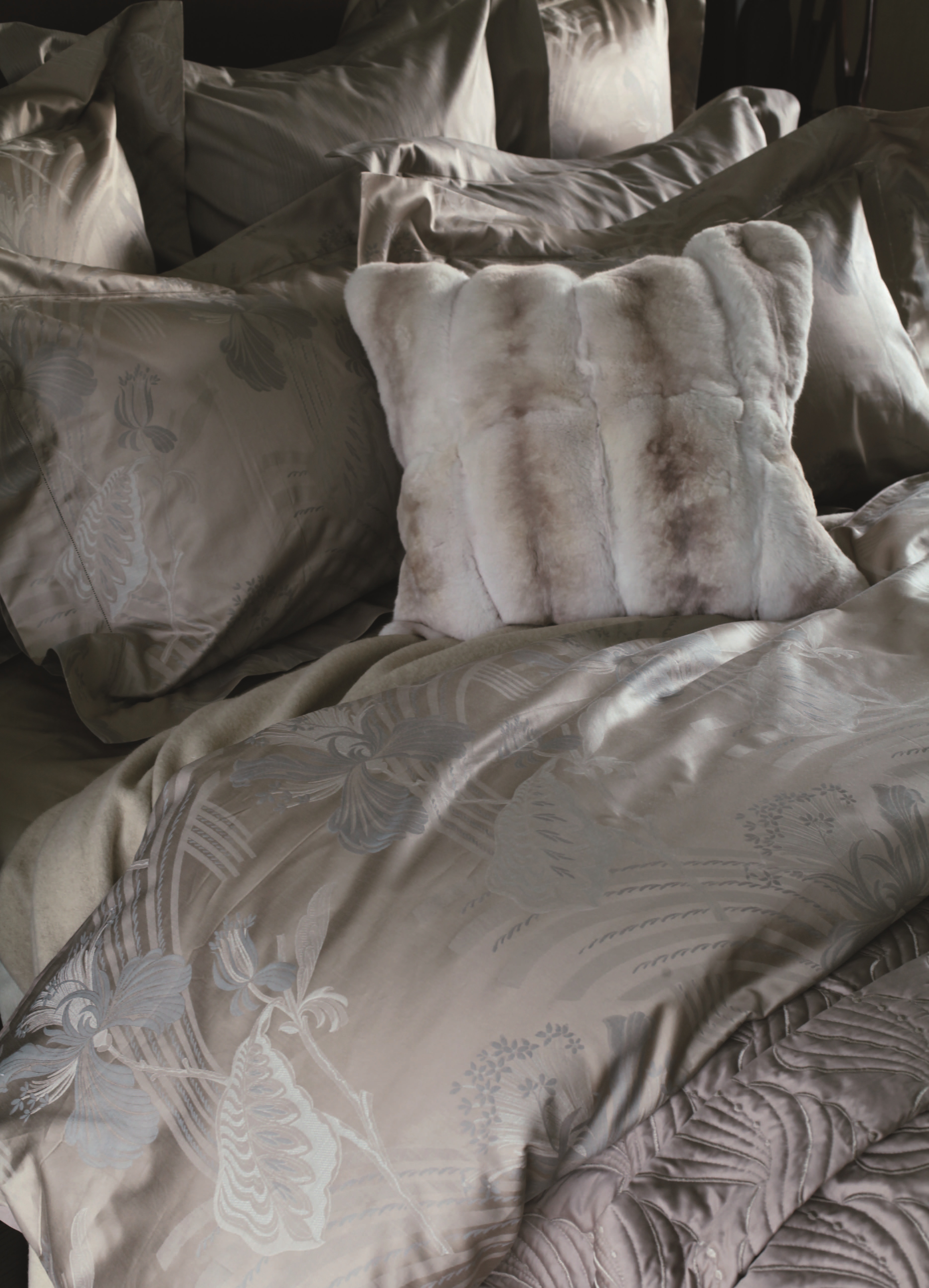 秋冬季節最幸福的事,莫過於窩在床上睡到天荒地老,但