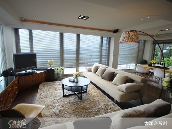 本案位於外雙溪山區老公寓的頂樓,絕佳的地理位置,讓