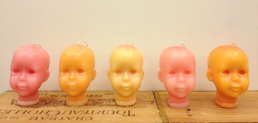 早上8點,起床,買一杯咖啡,晚上,朋友聚餐,看一齣