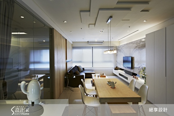 僅20.5坪的空間裡,仍要維持三房兩廳及玄關的空間設計