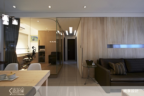 僅20.5坪的空間裡,仍要維持三房兩廳及玄關的空間設計