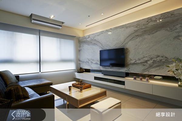 僅20.5坪的空間裡,仍要維持三房兩廳及玄關的空間設計