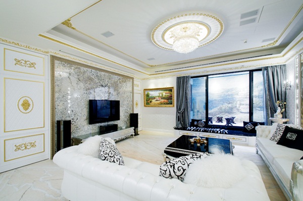 從事保險業的董事長夫妻,相當喜愛新古典風格的華麗、