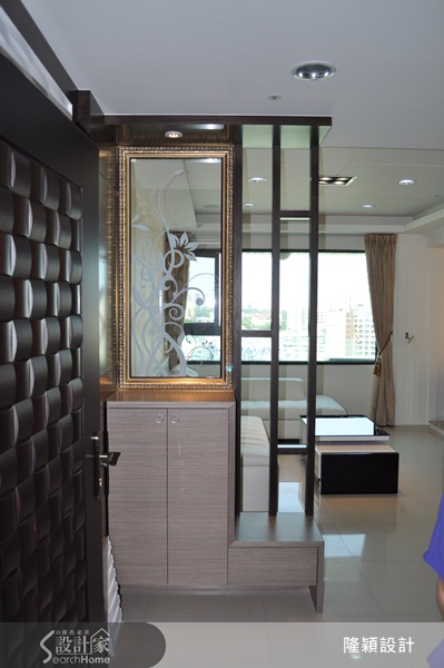 本案屋主夫婦是一對普通的上班族，在買下這棟32坪大的