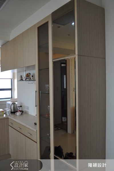 本案屋主夫婦是一對普通的上班族，在買下這棟32坪大的