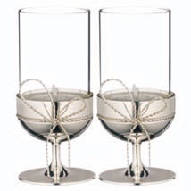 鈴鈴鈴！鐘聲響起，彷彿在提醒世人，令人期待的浪漫聖