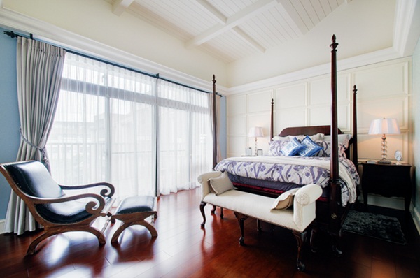 男女屋主著迷於好萊塢電影中時尚又經典的居家風格，因