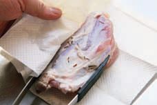 豬腱算是台灣料理上比較少見的豬肉部位，不妨試著拿來