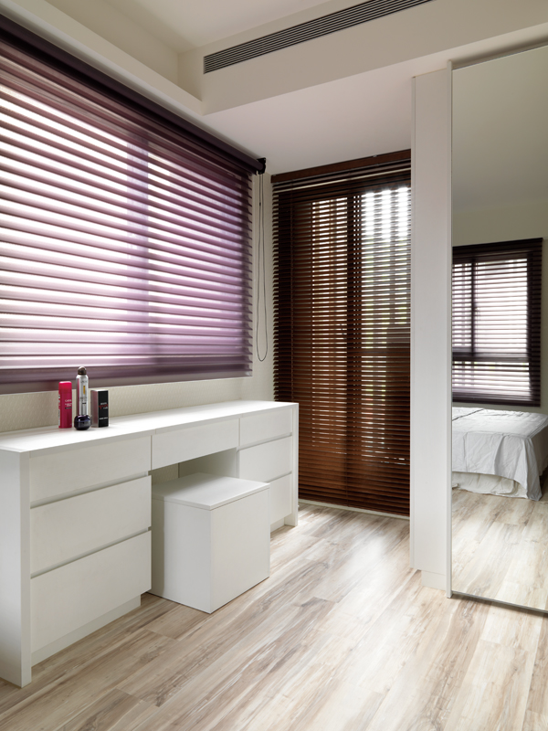 在僅有17坪的空間中，希望空間要盡量放大，並且滿足女