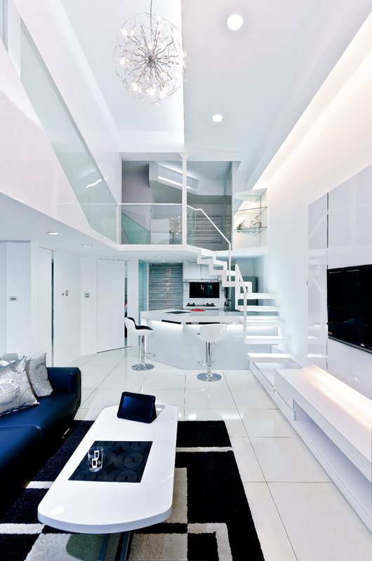 為落實屋主喜歡的現代科技感的風格,除設定黑白的配色