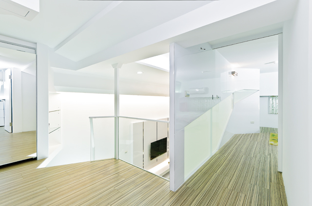 為落實屋主喜歡的現代科技感的風格,除設定黑白的配色