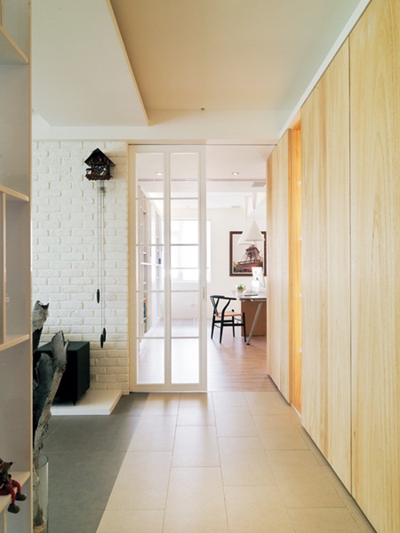 女屋主的要求很鮮明:「我要很多收納空間,家裡要令人