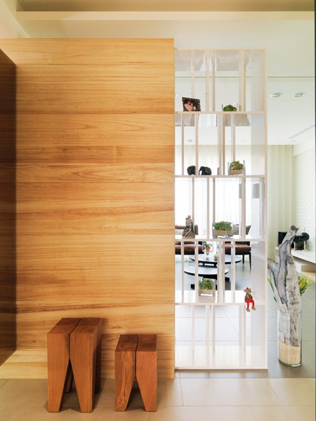 女屋主的要求很鮮明:「我要很多收納空間,家裡要令人