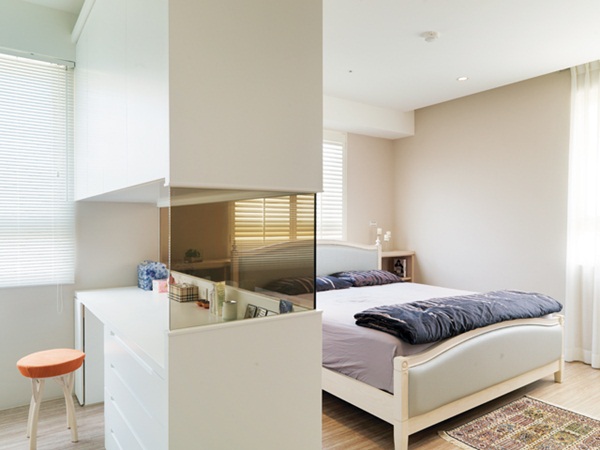 女屋主的要求很鮮明:「我要很多收納空間,家裡要令人