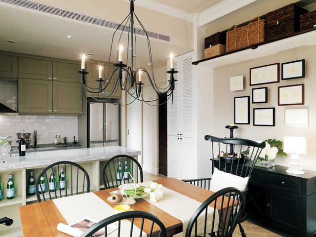 挑高三米六的新成屋，只有屋主1人居住，在預售時已將