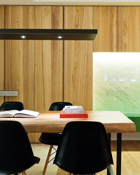 開設SPA會館的女主人工作繁忙且閱歷豐富，此住宅為休