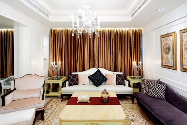 黃建華從不複製拷貝設計,總是精心為客戶量身訂作,他