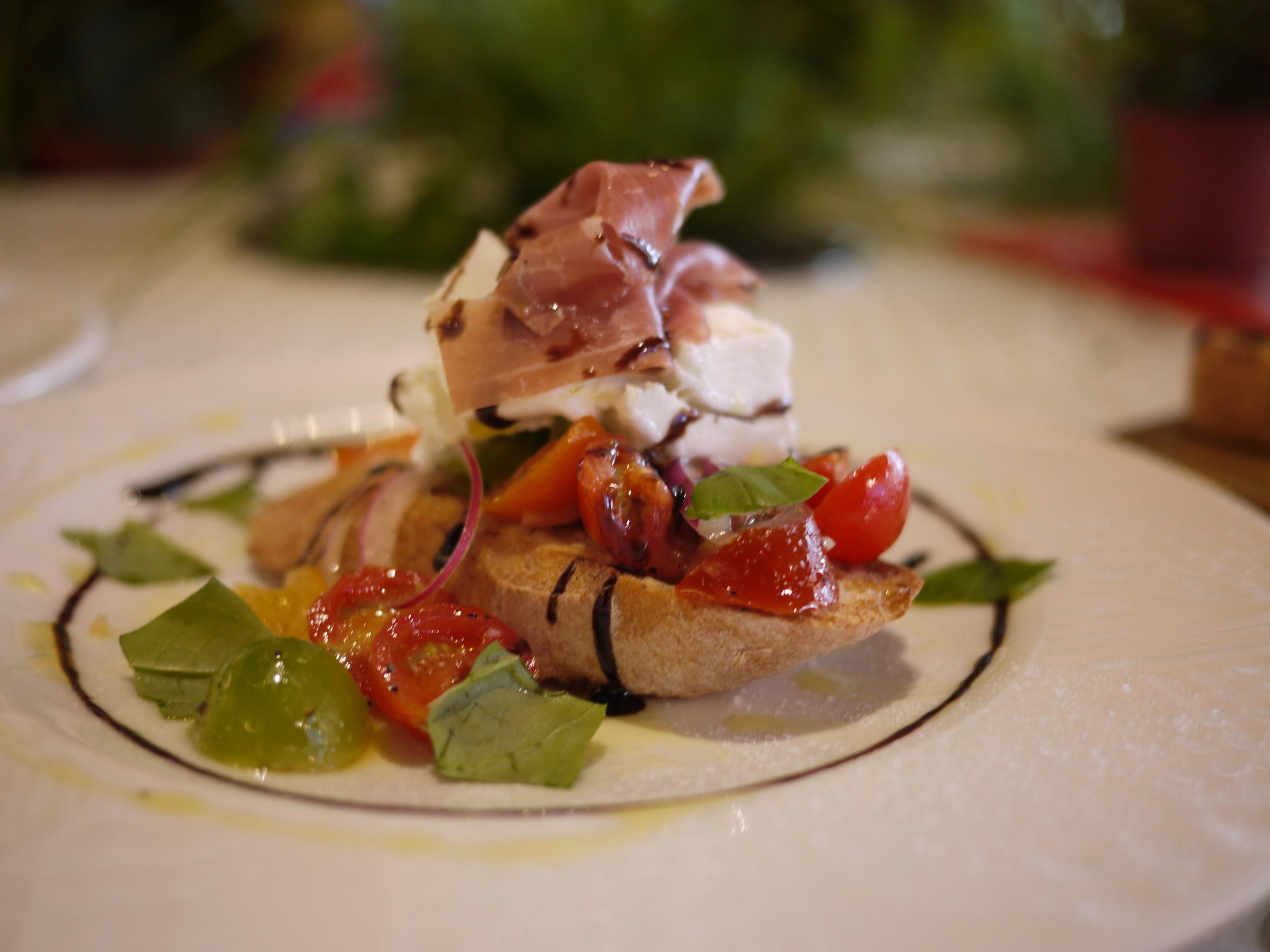 台北的Pizza店其實不少，而且窰烤薄皮Pizza近年非常的