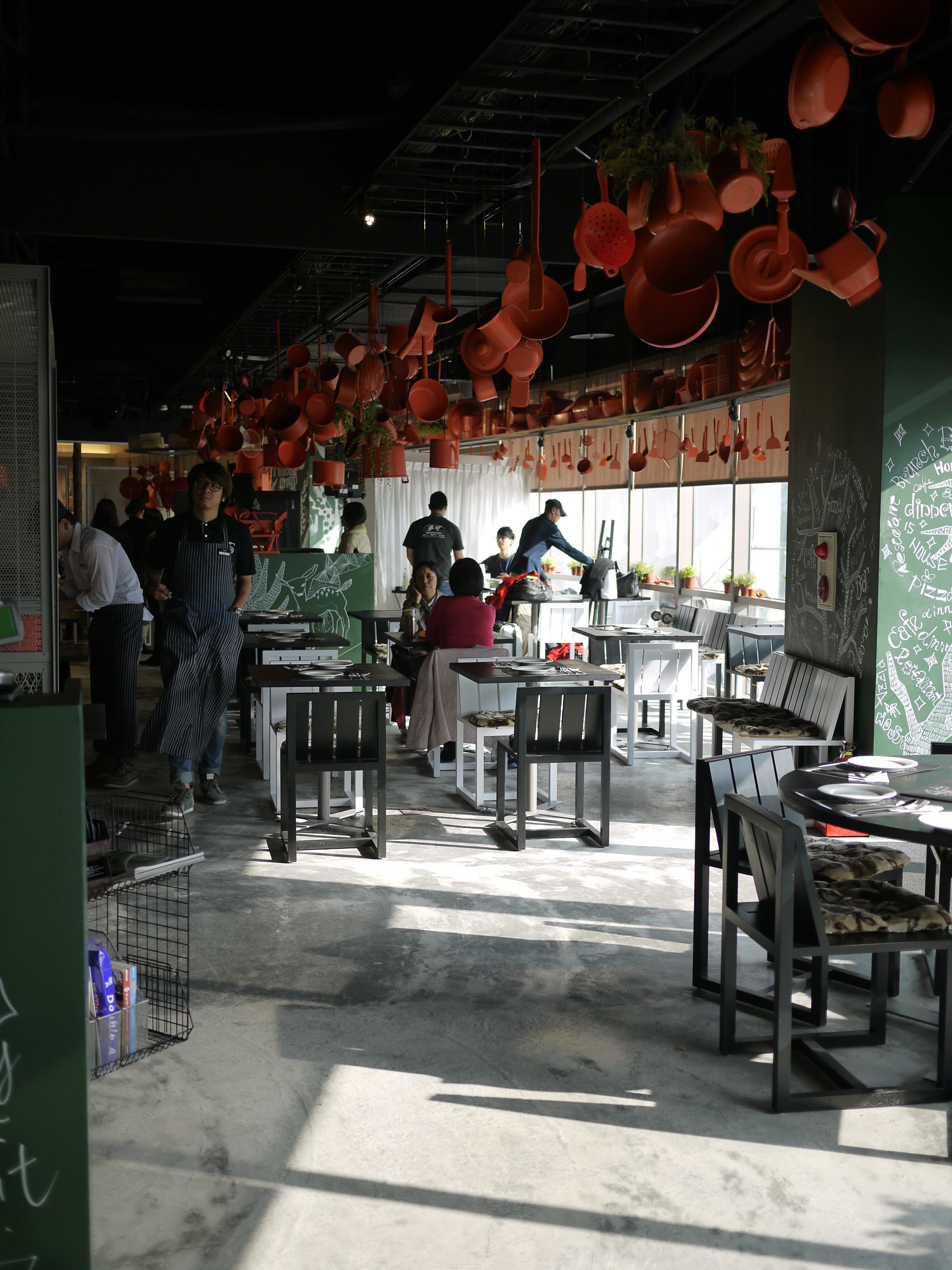 台北的Pizza店其實不少，而且窰烤薄皮Pizza近年非常的