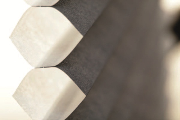 窗簾在現代居家空間中，除了具有畫龍點睛的佈置效果，