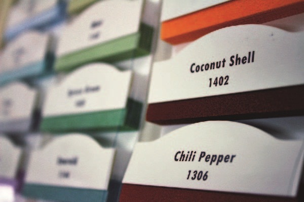 窗簾在現代居家空間中，除了具有畫龍點睛的佈置效果，