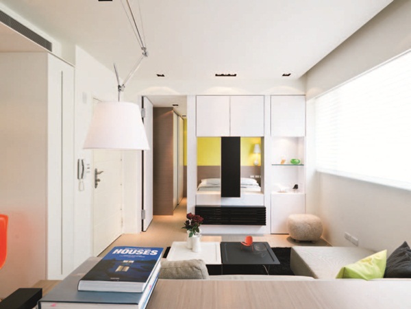 屋主買下11坪小宅後,手頭無多餘預算便沿用前屋主的裝