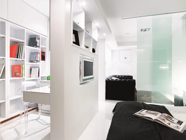 原為1房1廳的小坪數空間，設計師將原本的隔間牆拆除，