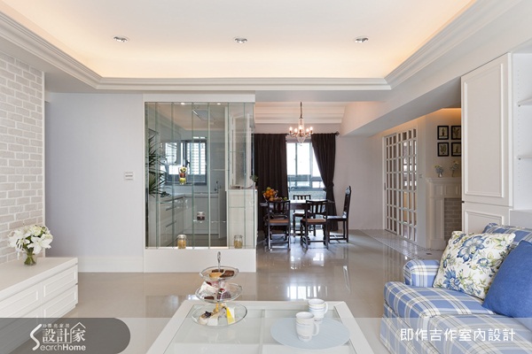 本案位於臺北市南港，室內坪數約有40坪左右，雖然就坪